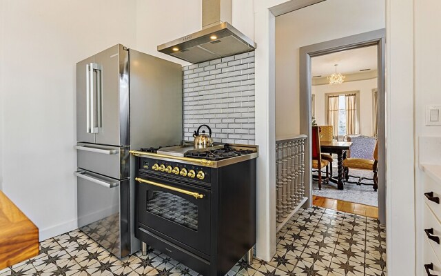 Barclay Klum House by WanderLodges