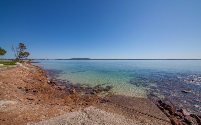 Sandy Point Road 3/38, Yacaaba