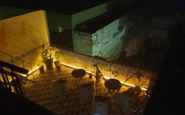 2 Jana Pyramids view inn