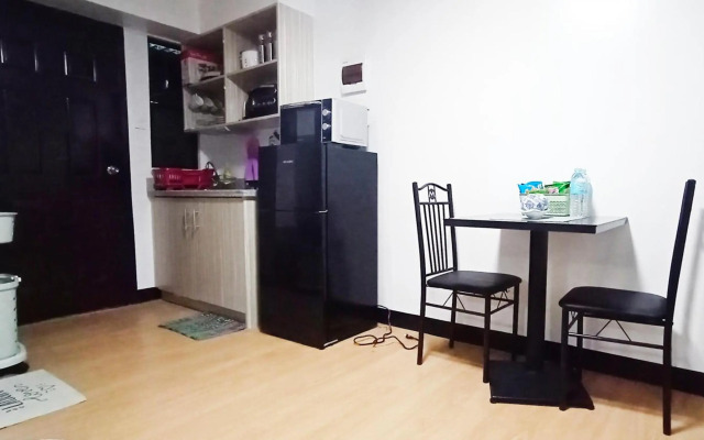 Relaxing 1-Bedroom Condo Unit (by Lee Portum)