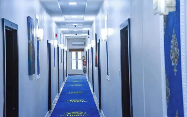 G- throne Hotel and Suites