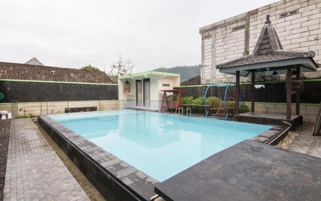 OYO 3210 Villa Aisya