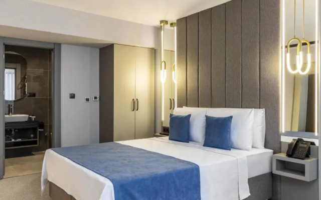 Rossi Luxury Hotel