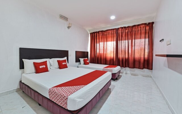 OYO 90806 Rumah Tumpangan Laut Selatan