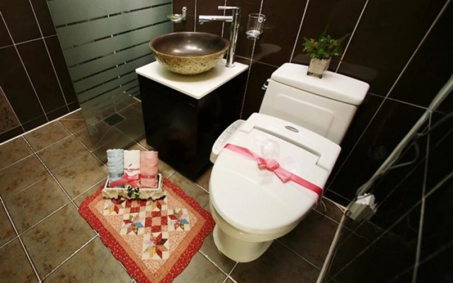 Geojedo Birds Hill Pension