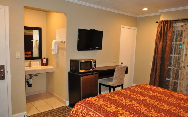Santa Cruz Inn Riverside