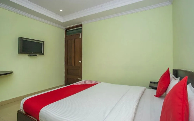 OYO 25121 Bns Lodge