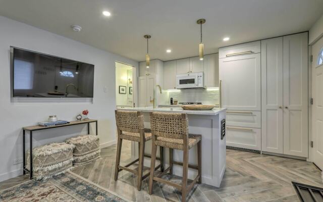 Aspen Condo w/ Mountain Views & Ski Access!