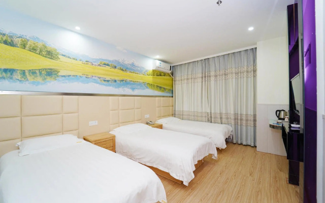 Homeinn Ease Hotel (Shanghai Qiantan Sanlin Subway Station)