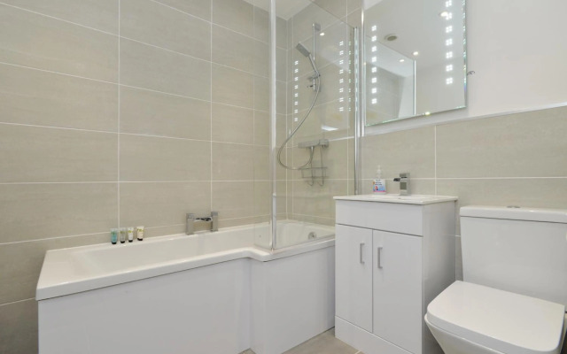 Executive 3 bed in The Meadows