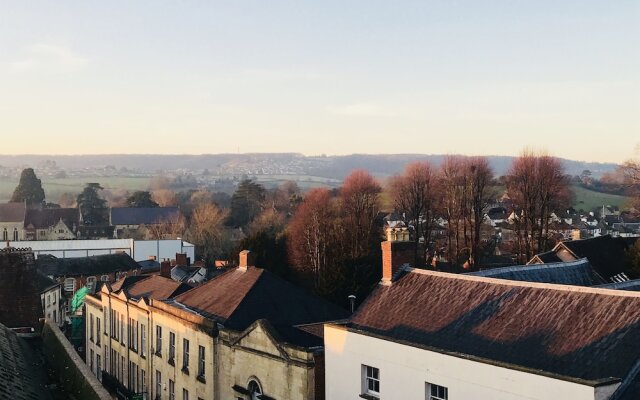 Windows Over Stroud Penthouse Apartment With Views