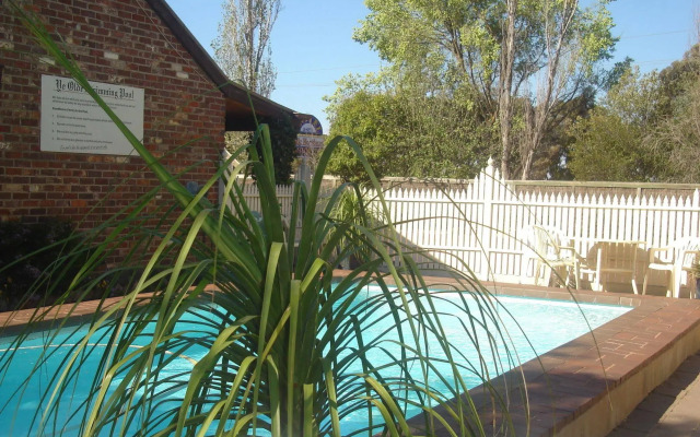 Olde Horsham Motor Inn