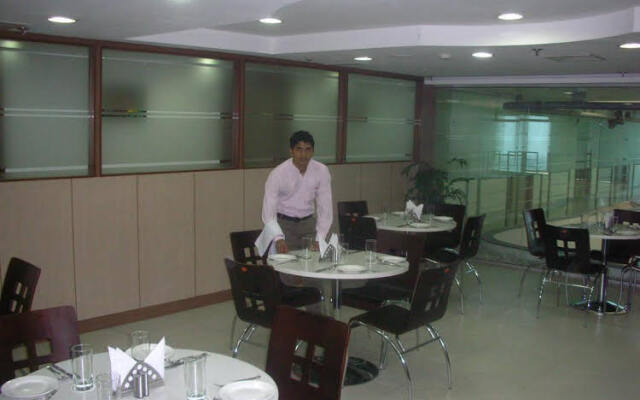 Hotel Hyphen Noida