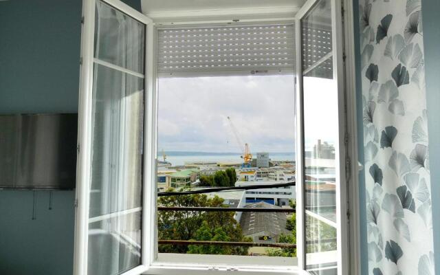 Superbe studio lumineux, jolie vue mer [LeDellec]