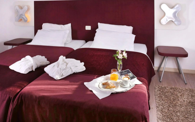 Hotel & Restaurant Velanera