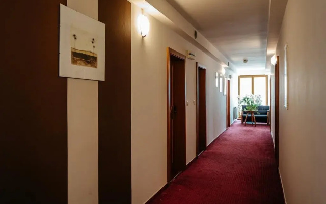 Hotel Artin