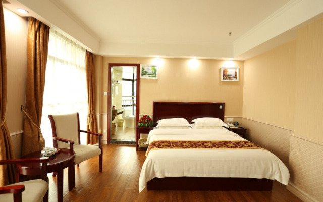 GreenTree Inn Jieyang North Linjiang Road Express Hotel