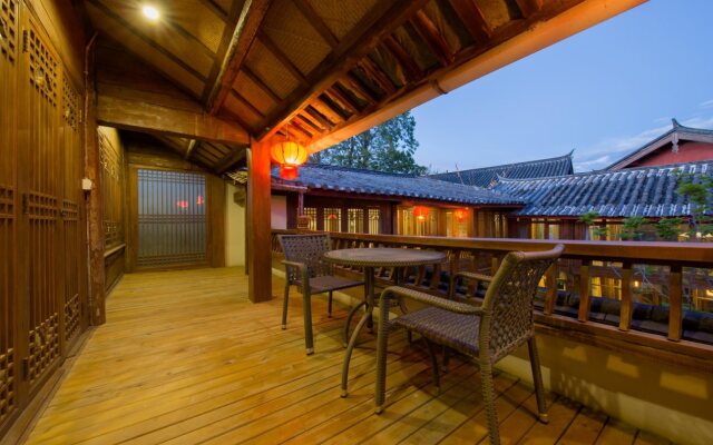 Lijiang Banxicaotang Inn