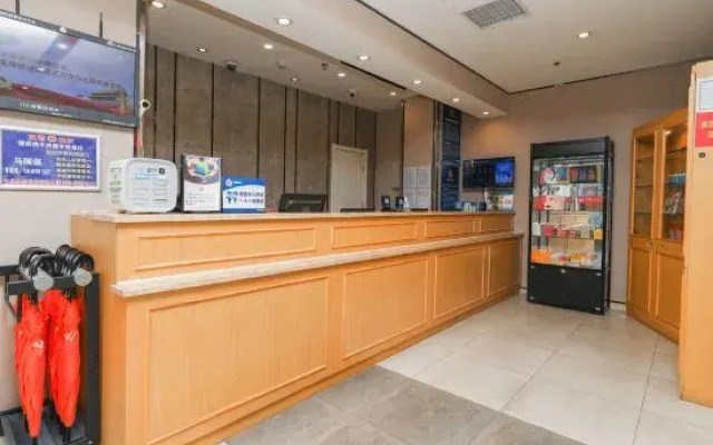 Home Inn Hotels Management Co., LtdRongchang East Street Metro Station, Zhongji Subaru Store)