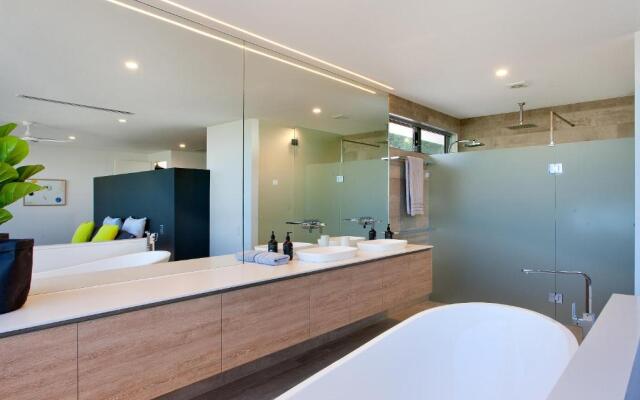 Bluey's Beach House - 5 Bedroom