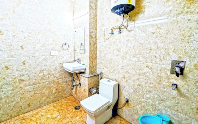 Hotel Moon Taj Near Yashobhoomi