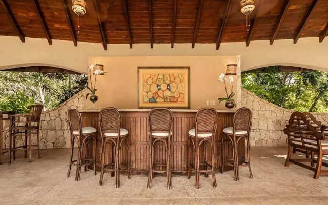 Sunny Vacation Villa 52