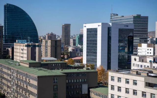 Lovely 2 BR unit with city view