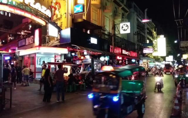 Omni Towers - Large 1 Bedroom Condo Soi Nana