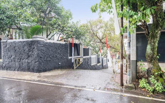 Oyo 91561 Gandhi Hotel