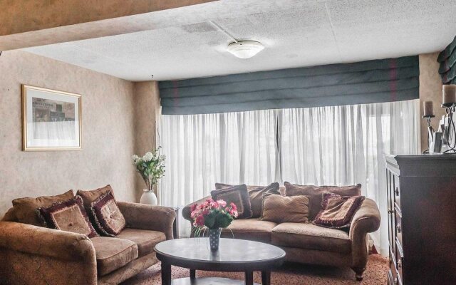 Mississauga Inn and Suites