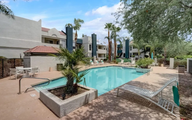 FRONTDESK Jade Scottsdale Apts Central Scottsdale