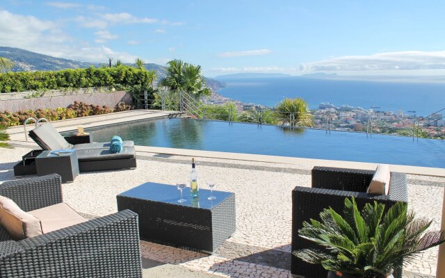 Fabulous Villa, Heated Pool, Games Room, Overlooking Funchal Villa Luz