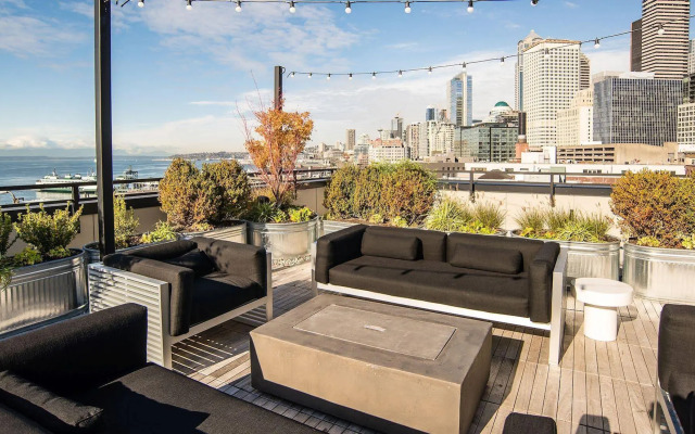 Pelicanstay in Stadium District