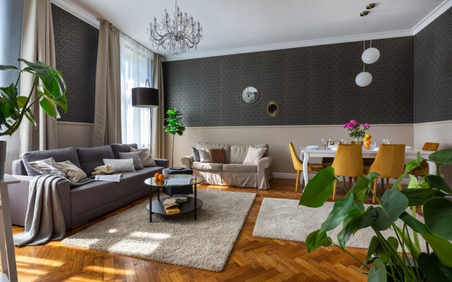 Fragola Between Old Town and Jewish Quarter