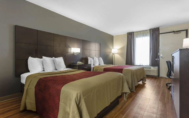 Econo Lodge North