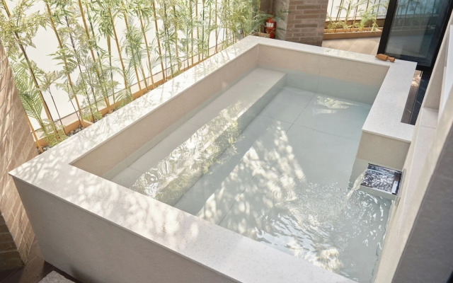 UH Suite Seoul Square