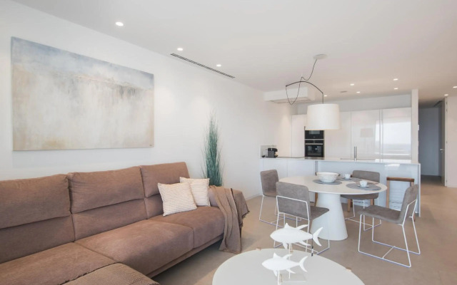 Infinity 1-2 LUXE PARTIAL SEA VIEW 2B