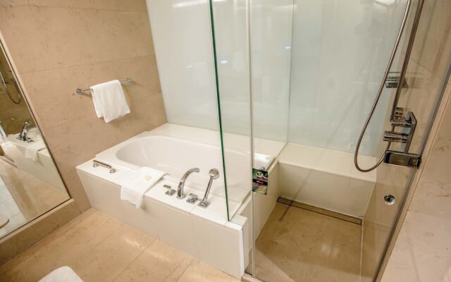 Apartments by Fairmont Baku Flame Towers