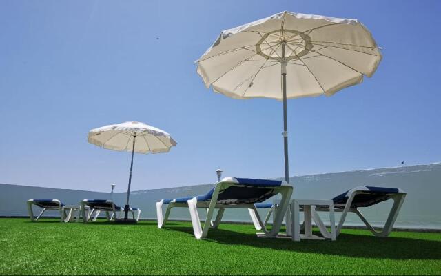 Hotel Playamaro