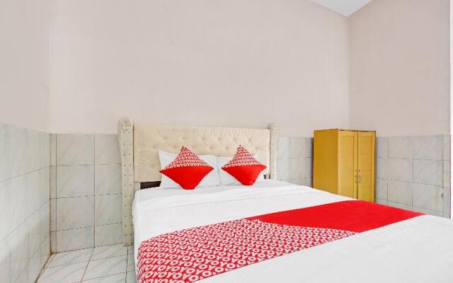 OYO 90446 Hotel Pajang Indah