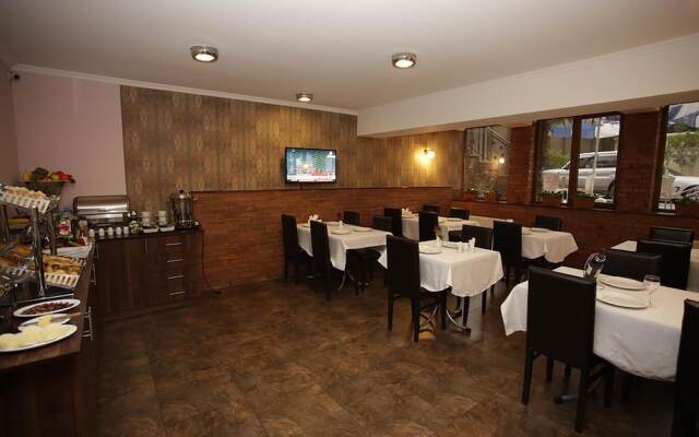 Calista Hotel