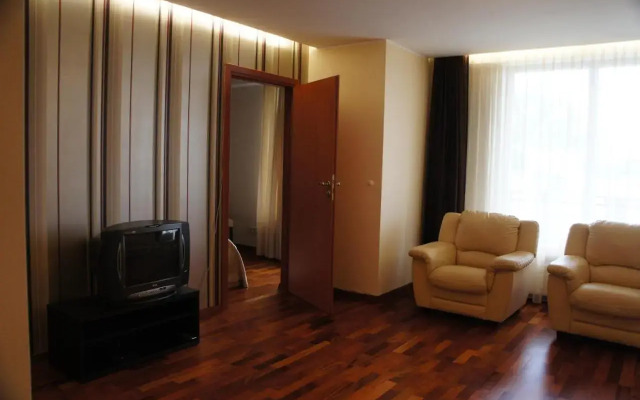 Lyra Apartments