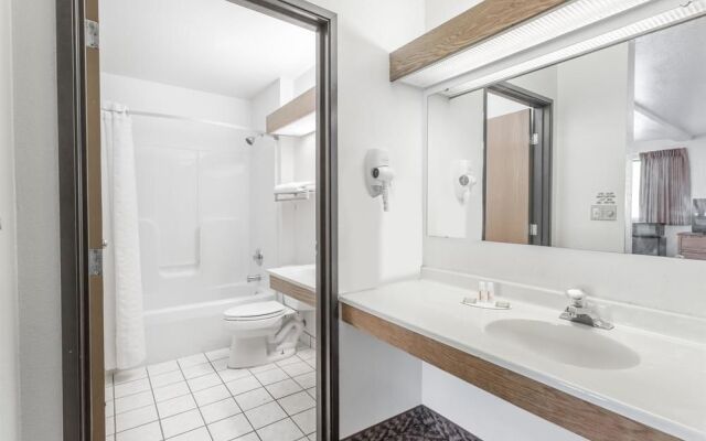 Super 8 Prince Frederick