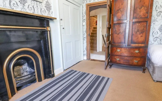 Solton Manor