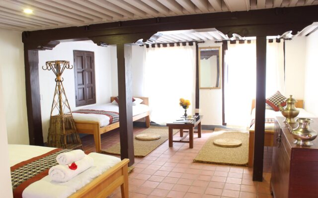 Hiranya Guest House