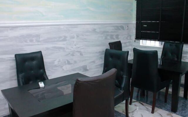 Demeg Hotel And Suites