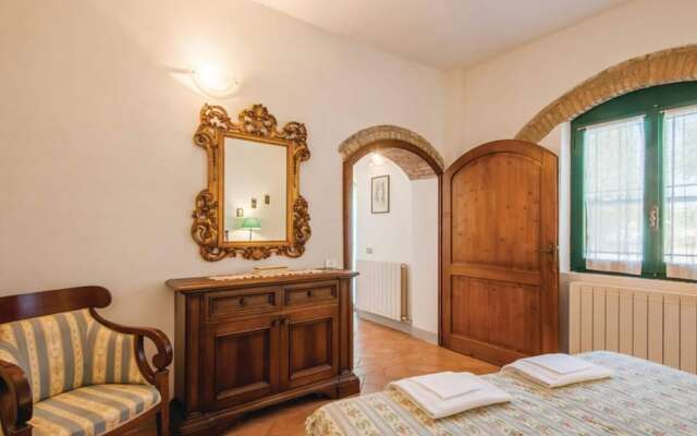 Tuscan Farmhouse With Pool