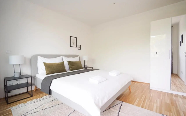 Green Garden Apartment w/.Balcony near Thermal Spa