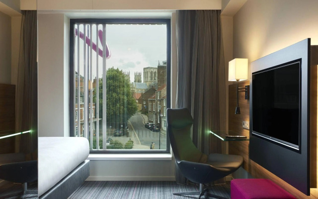 Moxy York
