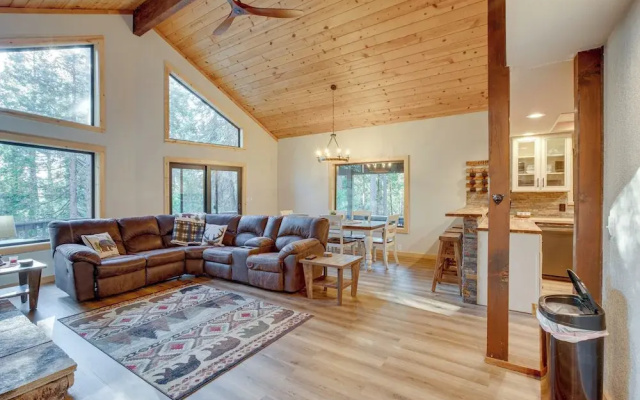 Arnold Cabin Near Calaveras Big Trees State Park!